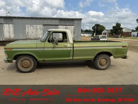 More photos of 1973 Ford F-250 at B & B Auto Sales, SD