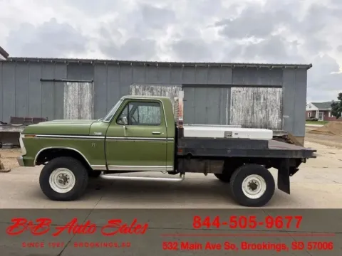 More photos of 1974 Ford F250 at B & B Auto Sales, SD