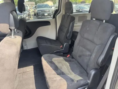 More photos of 2014 Dodge Grand Caravan SXT at B & B Auto Sales, SD