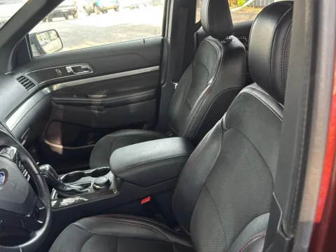 Another view of 2018 Ford Explorer XLT for sale in Brookings, SD at B & B Auto Sales