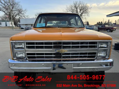 Photos of 1975 GMC Jimmy Custom for sale in Brookings, SD at B & B Auto Sales