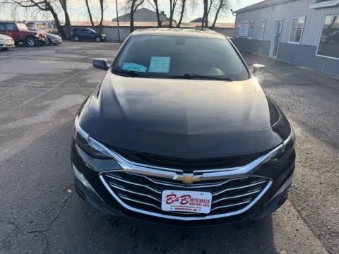 Another view of 2019 Chevrolet Malibu LT for sale in Brookings, SD at B & B Auto Sales