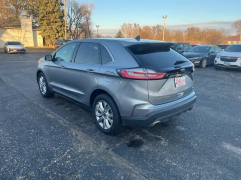 More photos of 2022 Ford Edge Titanium at B & B Auto Sales, SD