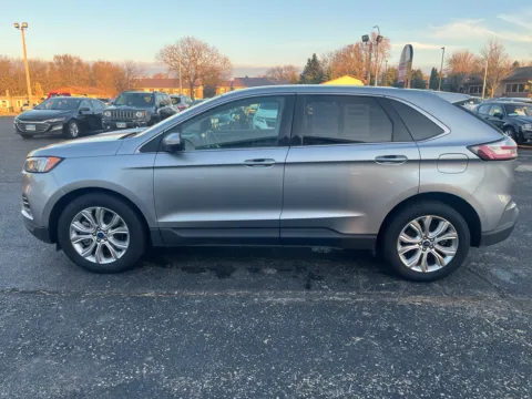 More photos of 2022 Ford Edge Titanium at B & B Auto Sales, SD