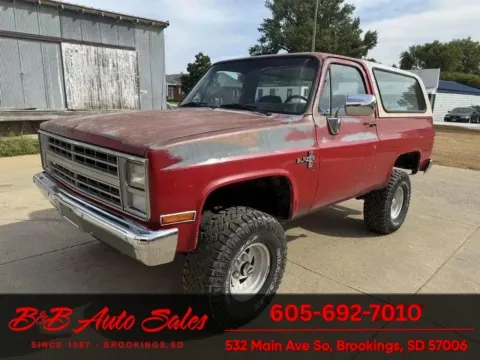 More photos of 1988 Chevrolet Blazer at B & B Auto Sales, SD