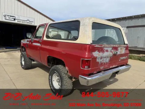More photos of 1988 Chevrolet Blazer at B & B Auto Sales, SD