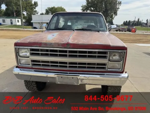 Photos of 1988 Chevrolet Blazer for sale in Brookings, SD at B & B Auto Sales