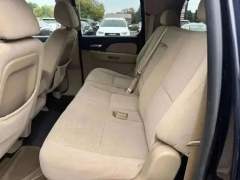 More photos of 2007 Chevrolet Suburban Commercial at B & B Auto Sales, SD