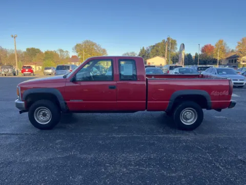 More photos of 1999 GMC Sierra 2500 K2500 SL at B & B Auto Sales, SD