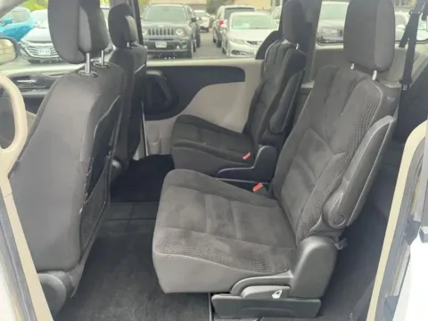 More photos of 2019 Dodge Grand Caravan SE at B & B Auto Sales, SD