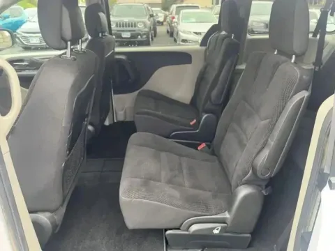 More photos of 2019 Dodge Grand Caravan SE at B & B Auto Sales, SD