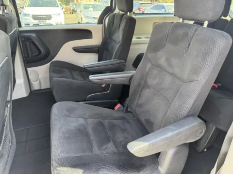 More photos of 2014 Dodge Grand Caravan SE at B & B Auto Sales, SD
