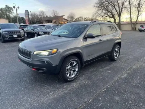 Another view of 2019 Jeep Cherokee Trailhawk for sale in Brookings, SD at B & B Auto Sales