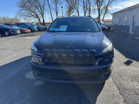 Photos of 2018 Jeep Cherokee Latitude for sale in Brookings, SD at B & B Auto Sales