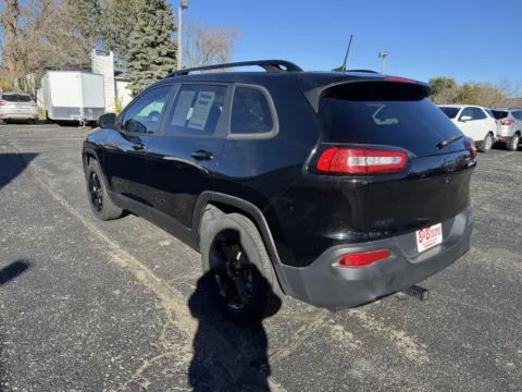 More photos of 2018 Jeep Cherokee Latitude at B & B Auto Sales, SD