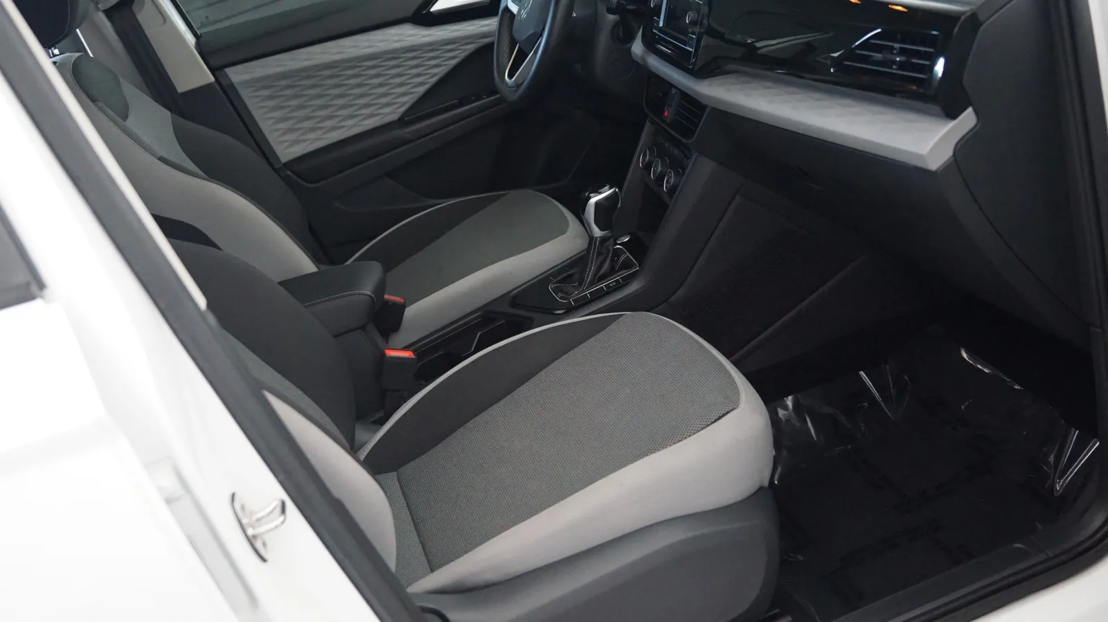 More photos of 2023 Volkswagen Taos S at Auto City, CA