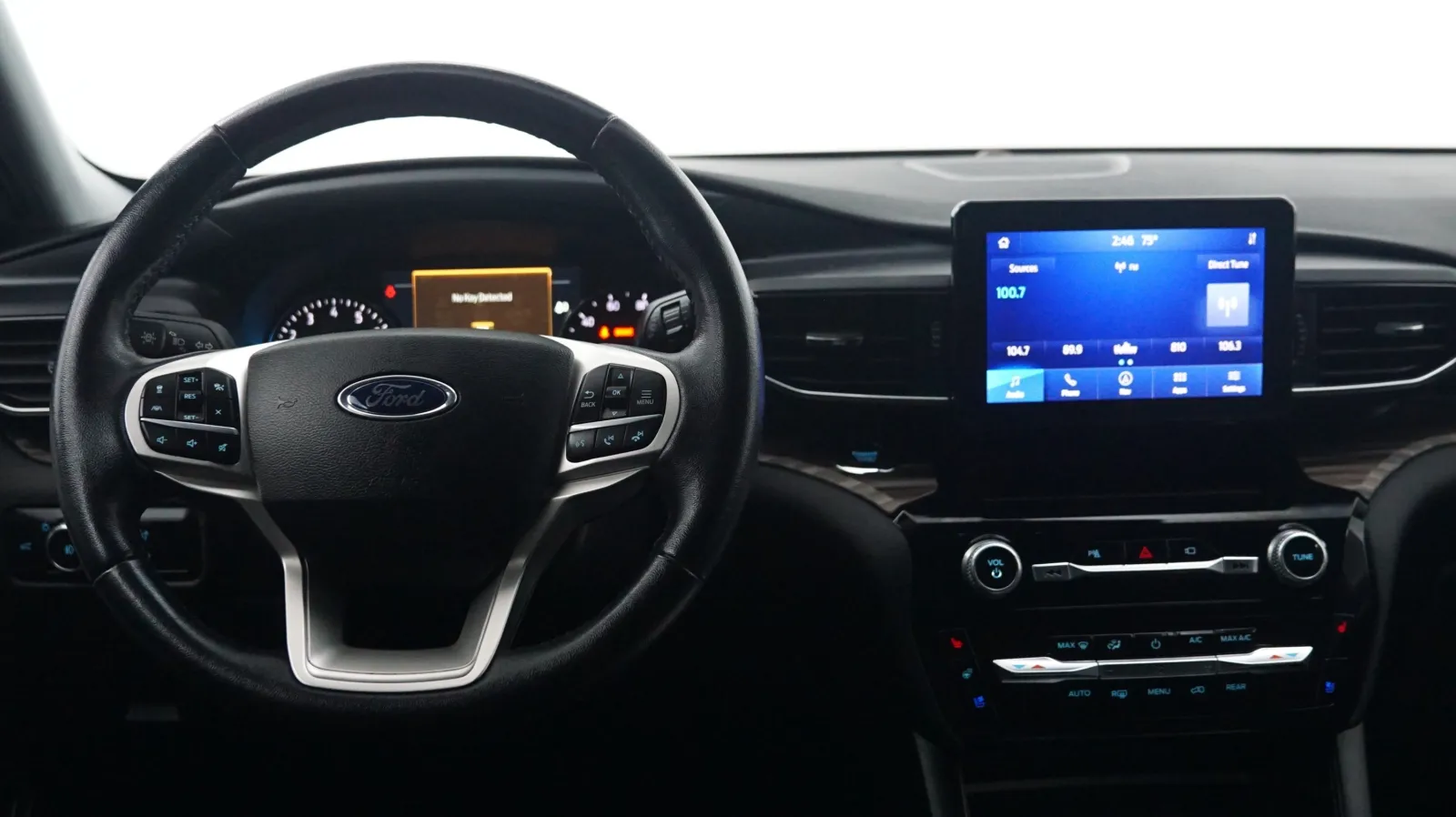 More photos of 2023 Ford Explorer Limited at Auto City, CA