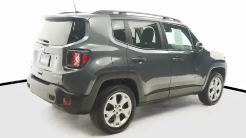 More photos of 2022 Jeep Renegade Limited at Auto City, CA