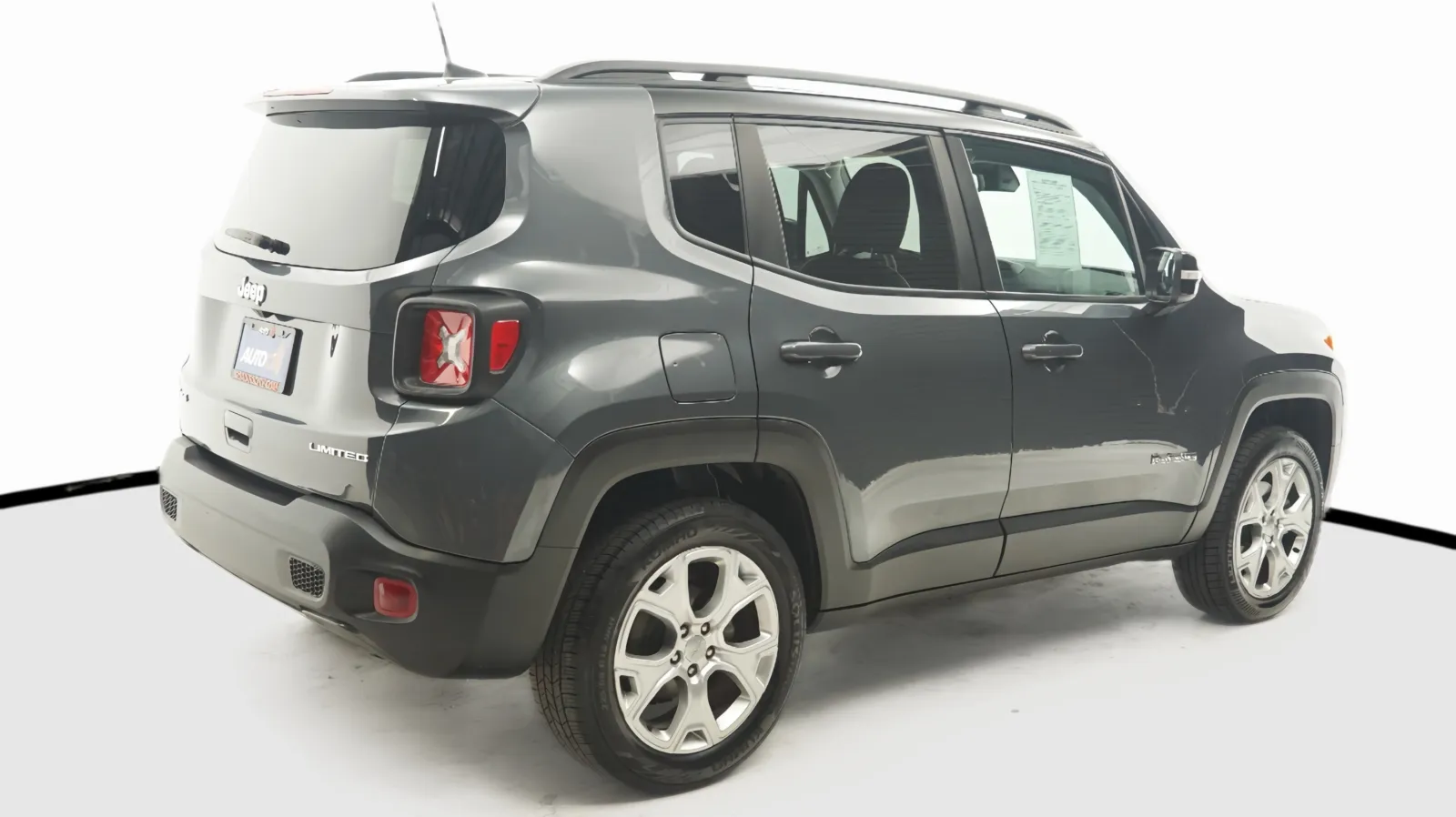 More photos of 2022 Jeep Renegade Limited at Auto City, CA