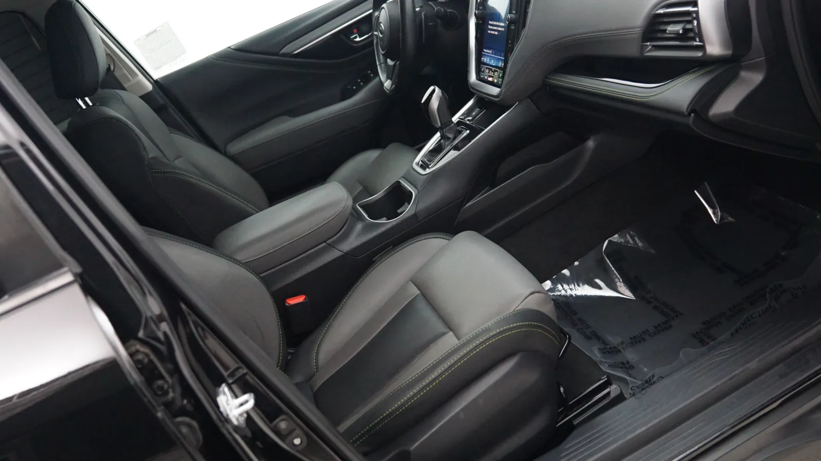 More photos of 2023 Subaru Outback Onyx Edition at Auto City, CA