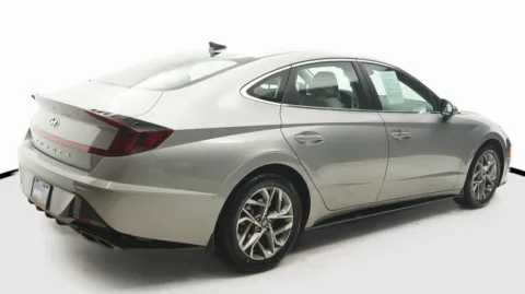 More photos of 2023 Hyundai Sonata SEL at Auto City, CA