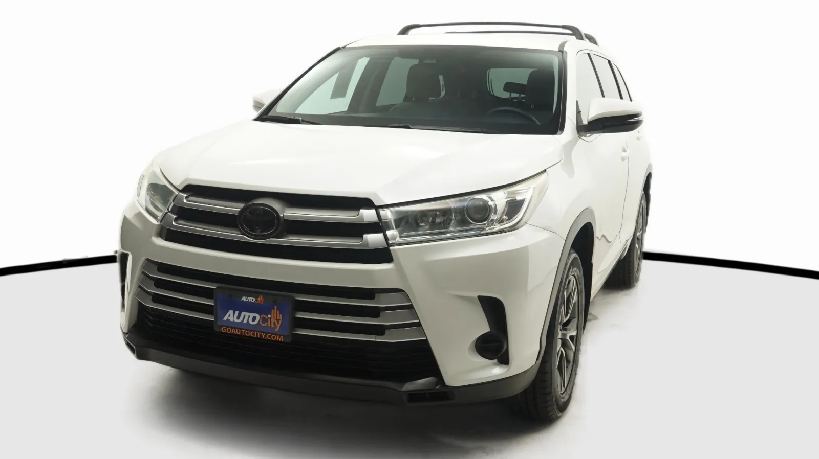 White 2018 Toyota Highlander LE for sale in El Cajon, CA
