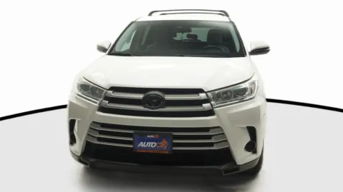 Another view of 2018 Toyota Highlander LE for sale in El Cajon, CA at Auto City