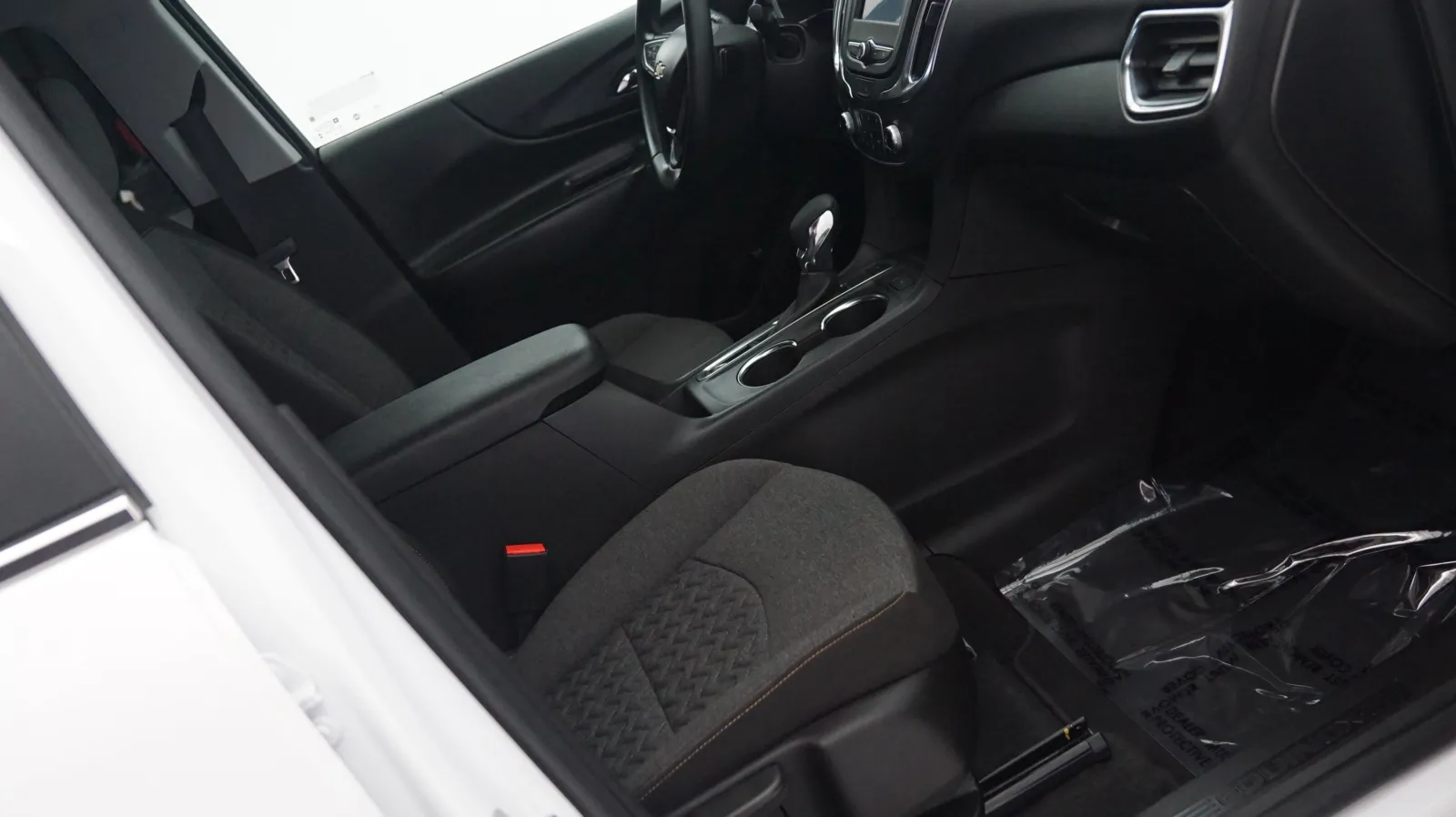 More photos of 2024 Chevrolet Equinox LT at Auto City, CA