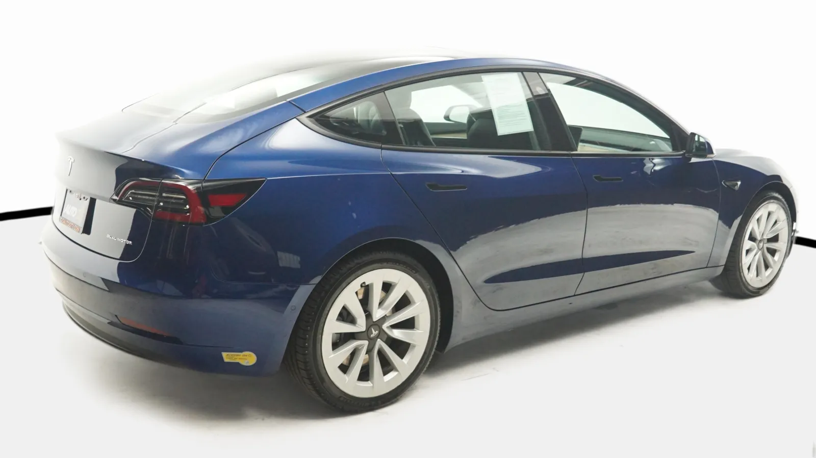 More photos of 2022 Tesla Model 3 Long Range at Auto City, CA