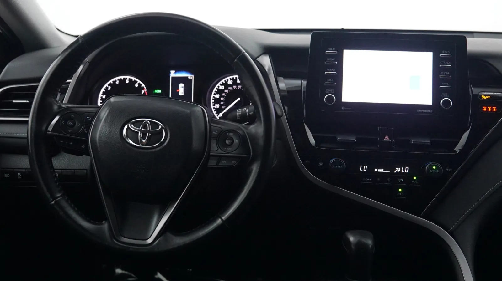 More photos of 2024 Toyota Camry SE at Auto City, CA