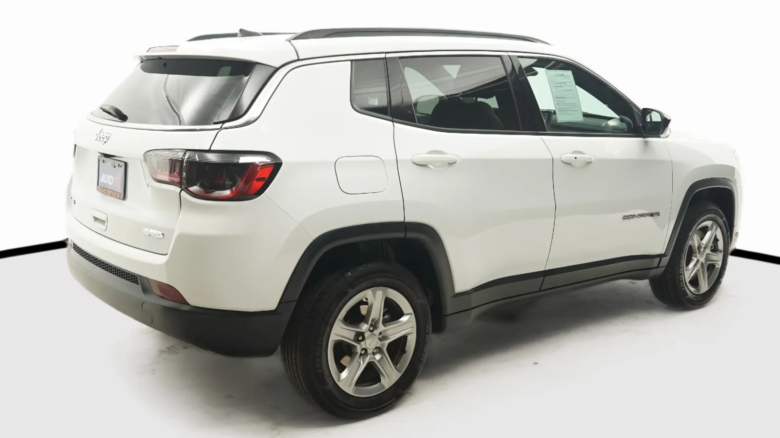 More photos of 2024 Jeep Compass Latitude at Auto City, CA