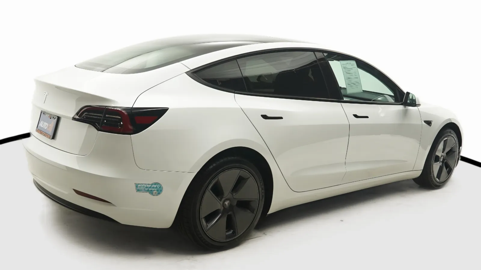 More photos of 2023 Tesla Model 3 at Auto City, CA