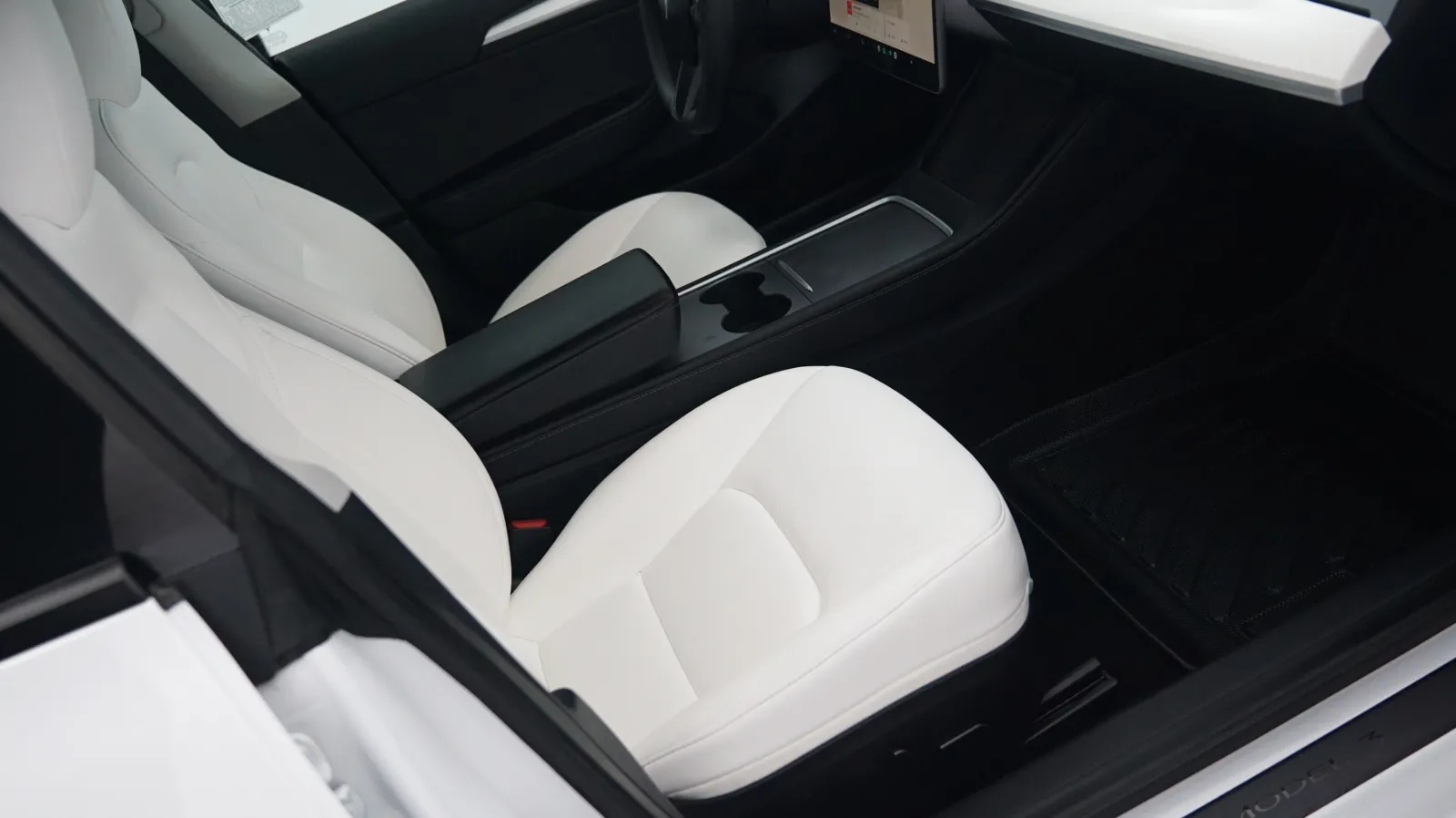 More photos of 2023 Tesla Model 3 at Auto City, CA