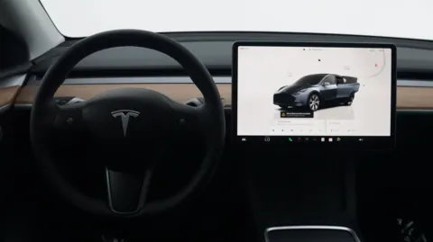 More photos of 2024 Tesla Model Y Long Range at Auto City, CA