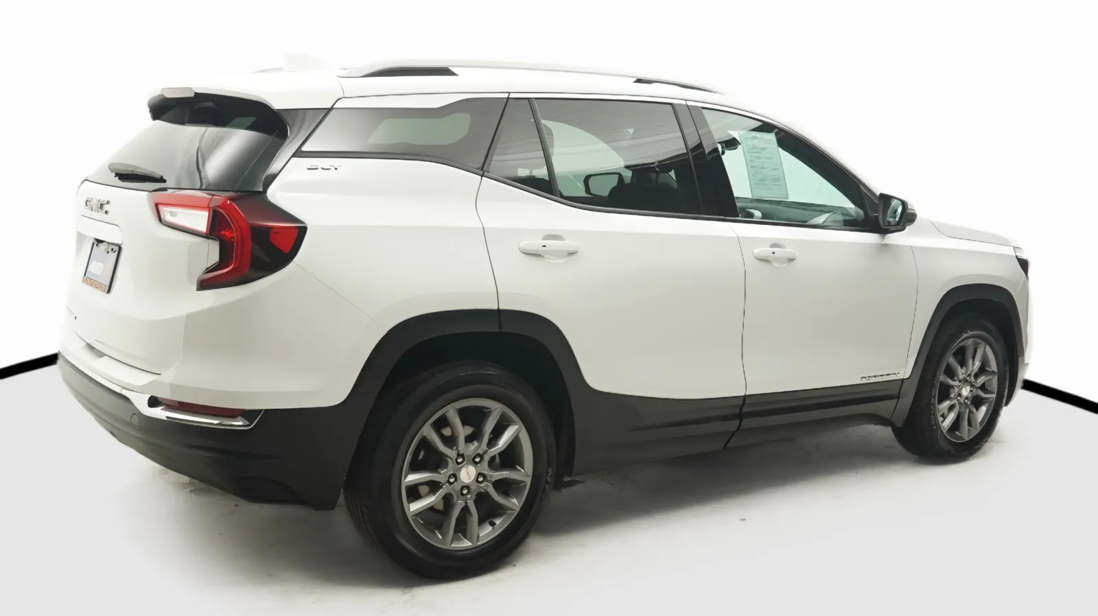 More photos of 2024 GMC Terrain SLT at Auto City, CA