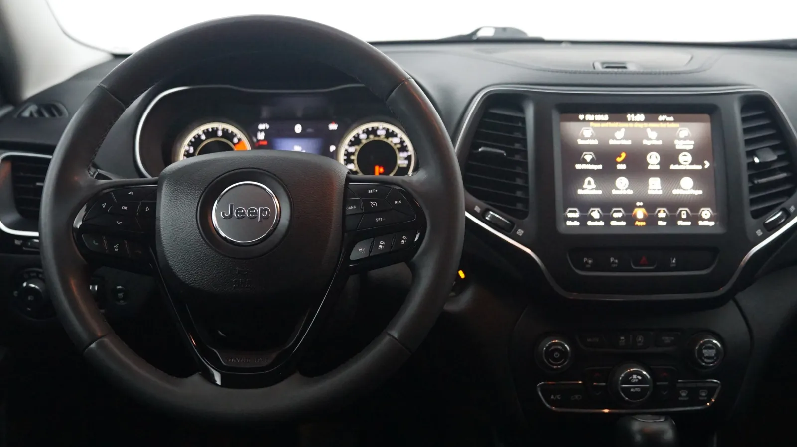 More photos of 2023 Jeep Cherokee Altitude Lux at Auto City, CA