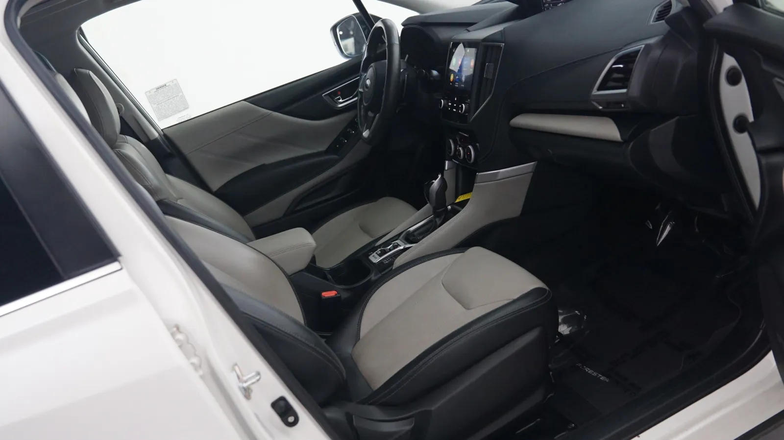 More photos of 2023 Subaru Forester Limited at Auto City, CA