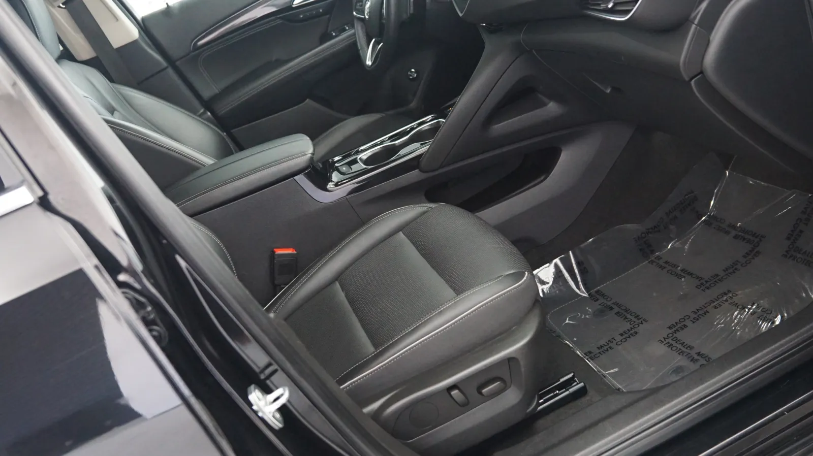 More photos of 2023 Buick Envision Essence at Auto City, CA