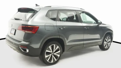 More photos of 2024 Volkswagen Taos SE at Auto City, CA