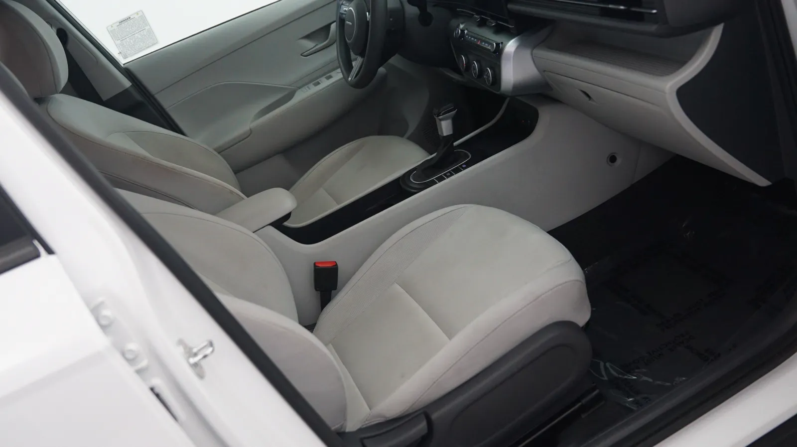 More photos of 2024 Hyundai KONA SE at Auto City, CA