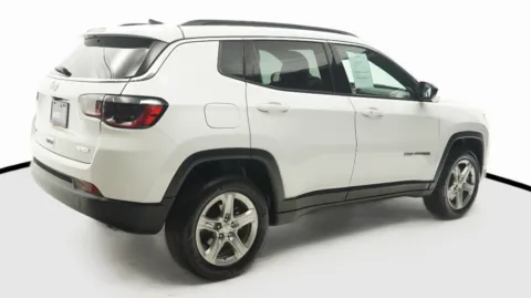 More photos of 2024 Jeep Compass Latitude at Auto City, CA
