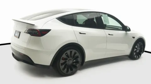 More photos of 2021 Tesla Model Y Performance at Auto City, CA
