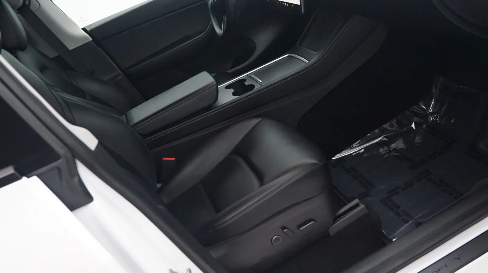 More photos of 2021 Tesla Model Y Performance at Auto City, CA