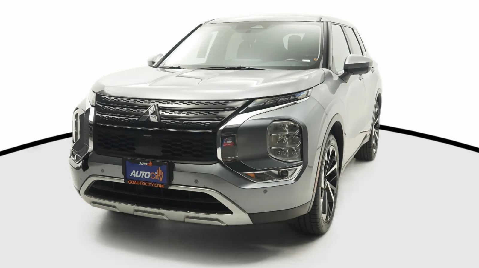 Gray 2024 Mitsubishi Outlander SE for sale in El Cajon, CA