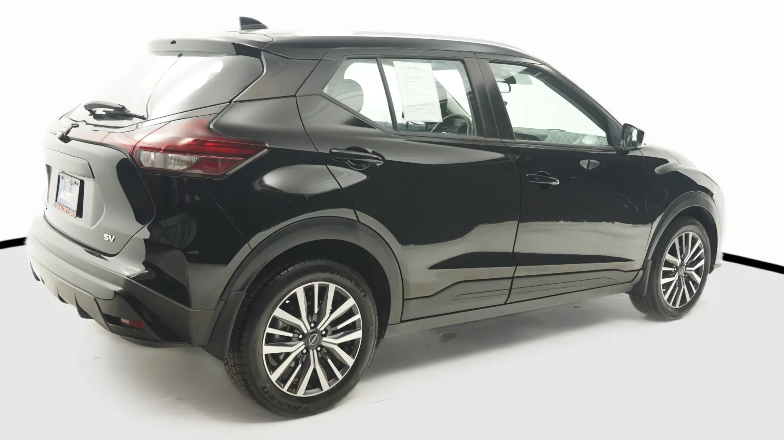 More photos of 2023 Nissan KICKS SV at Auto City, CA