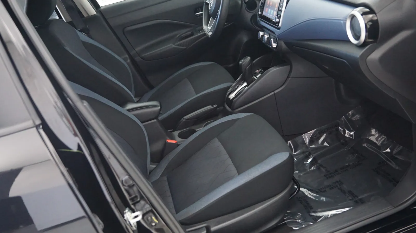 More photos of 2023 Nissan Versa SV at Auto City, CA