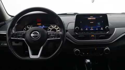 More photos of 2024 Nissan Altima 2.5 SR at Auto City, CA