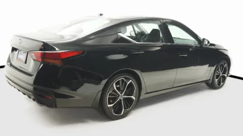 More photos of 2024 Nissan Altima 2.5 SR at Auto City, CA