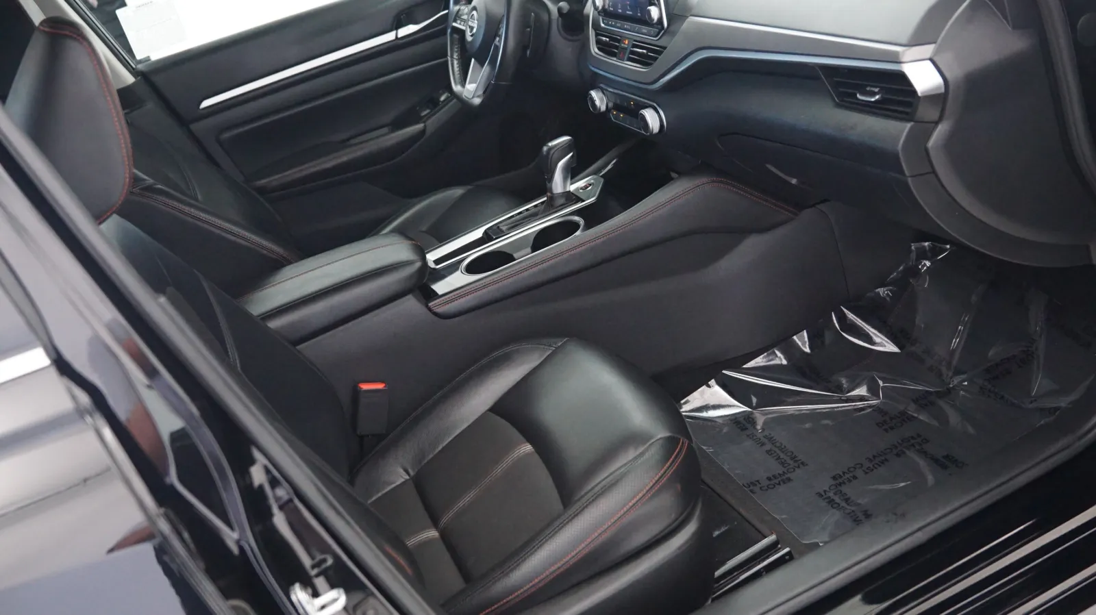 More photos of 2024 Nissan Altima 2.5 SR at Auto City, CA