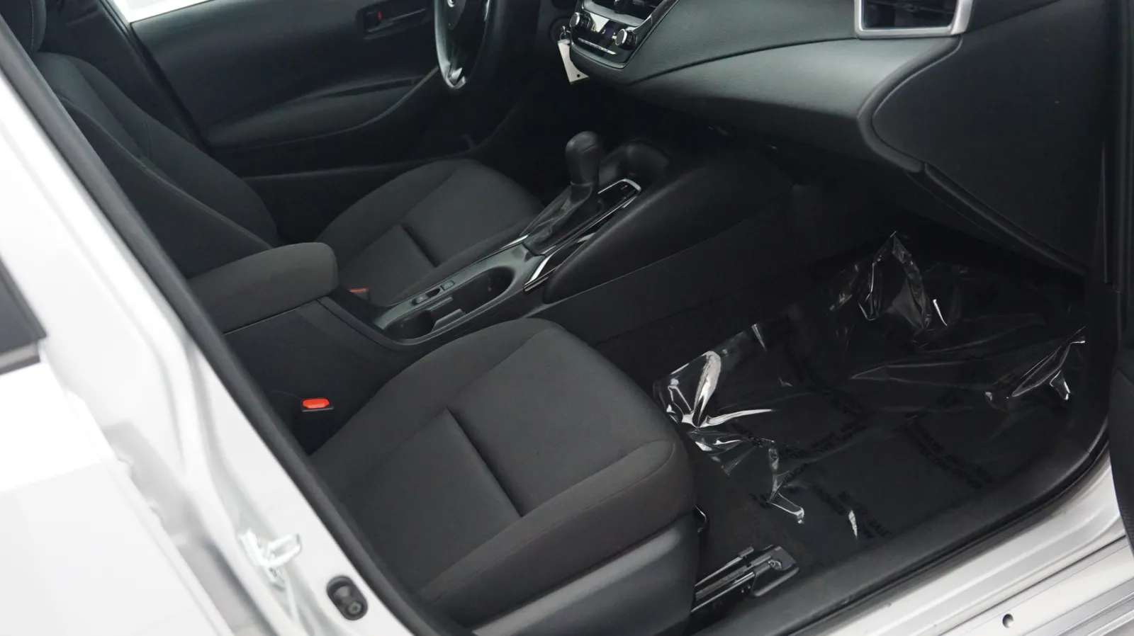 More photos of 2023 Toyota Corolla LE at Auto City, CA